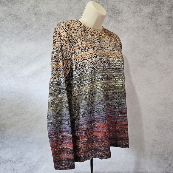 Exclusive Heart Long Sleeve Crew Neck Blouse - Picture 4 of 6